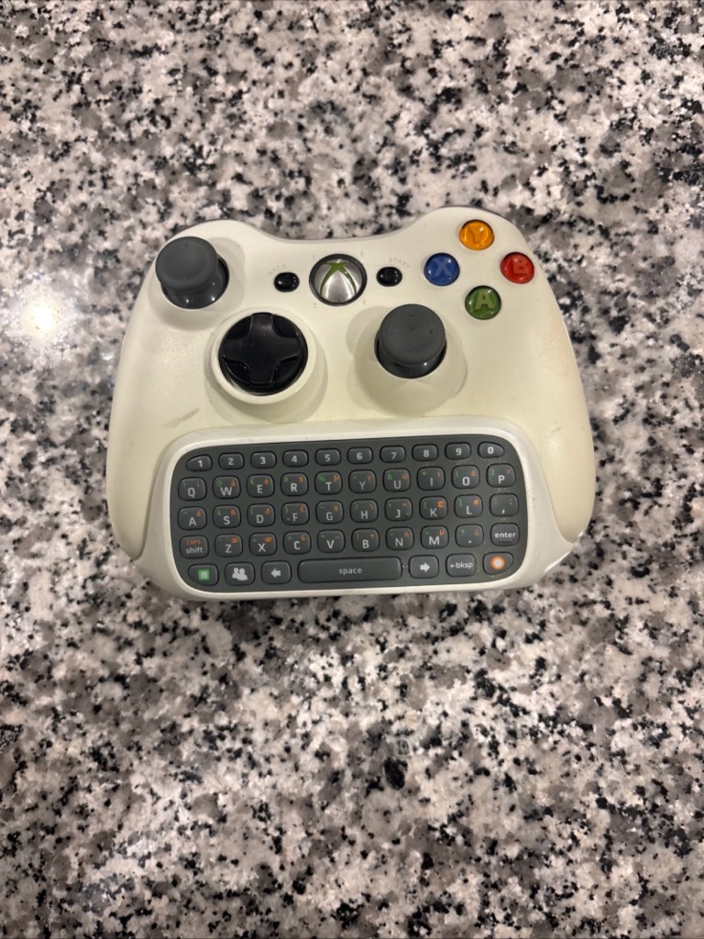 Microsoft White Xbox 360 Wireless Controller with Chatpad